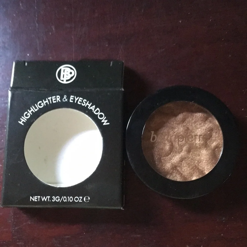 💥Bella Pierre highlighter/eyeshadow💥